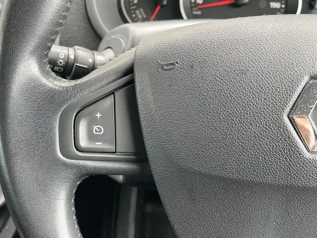 ルノー カングー ゼン 島根県 2020(令2)年 3万km ジョンアグリュム ワンオーナー/社外ナビ/フルセグ/ＤＶＤ再生/Ｂｌｕｅｔｏｏｔｈ接続/ＥＴＣ/バックカメラ/クルーズコントロール/横滑り防止装置/純正フロアマット/ルーフレール/スペアキー1本