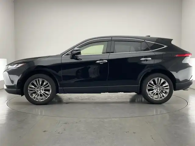 トヨタ ハリアー ハイブリッド Z レザーパッケージ 愛知県 2020(令2)年 6.9万km プレシャスブラックパール 純正１２．３型ナビ　全方位カメラ　禁煙　ＪＢＬサウンド　黒革　シートヒーター　シートベンチレーション　ワイヤレス充電　セーフティセンス　衝突軽減　追従クルコン　ＢＳＭ　コーナーセンサー　電動リアゲート