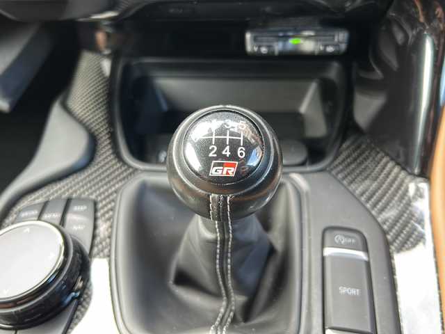 トヨタ スープラ RZ 道央・札幌 2023(令5)年 1.8万km ブラックメタリック 純正ナビ(FM/AM/BT/ワンセグTV)/バックカメラ/ETC2.0/ドライブレコーダー/JBLサウンド/GRスポーツマフラー/クルーズコントロール/前席シートヒーター/前席パワーシート/D席シートメモリー/コーナーセンサー/プッシュスタート/電動パーキングブレーキ/オートライト/オートマチックハイビーム/セーフティシステム/横滑り防止/スペアキー