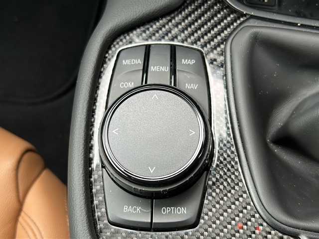 トヨタ スープラ RZ 道央・札幌 2023(令5)年 1.8万km ブラックメタリック 純正ナビ(FM/AM/BT/ワンセグTV)/バックカメラ/ETC2.0/ドライブレコーダー/JBLサウンド/GRスポーツマフラー/クルーズコントロール/前席シートヒーター/前席パワーシート/D席シートメモリー/コーナーセンサー/プッシュスタート/電動パーキングブレーキ/オートライト/オートマチックハイビーム/セーフティシステム/横滑り防止/スペアキー