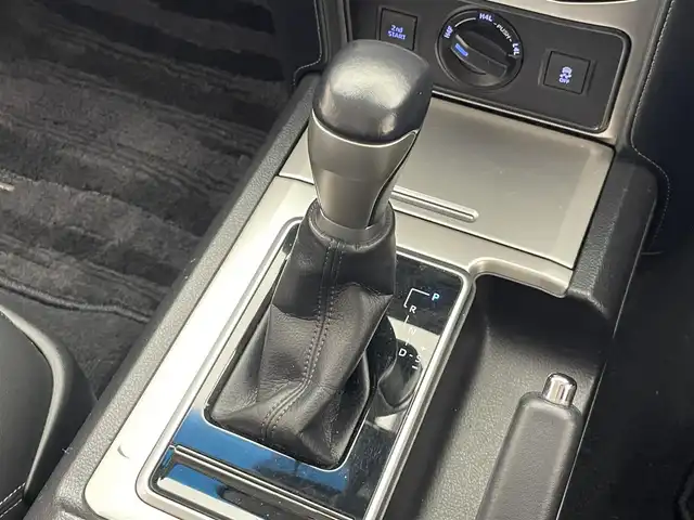 トヨタ ランドクルーザー プラド TX Lパッケージ 愛知県 2018(平30)年 5.1万km ブラック 純正８型ナビ　黒革　ＢＳＭ　禁煙　全方位カメラ　ベンチレーション　シートヒーター　ＥＴＣ２．０　ドラレコ　セーフティセンス　衝突軽減　ＬＥＤライト　追従クルコン　フルセグ　ＤＶＤ　スペアタイヤ　フォグ　コーナーセンサー　ルーフレール