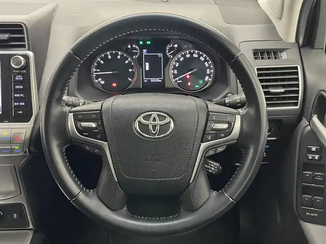 トヨタ ランドクルーザー プラド TX Lパッケージ 愛知県 2018(平30)年 5.1万km ブラック 純正８型ナビ　黒革　ＢＳＭ　禁煙　全方位カメラ　ベンチレーション　シートヒーター　ＥＴＣ２．０　ドラレコ　セーフティセンス　衝突軽減　ＬＥＤライト　追従クルコン　フルセグ　ＤＶＤ　スペアタイヤ　フォグ　コーナーセンサー　ルーフレール