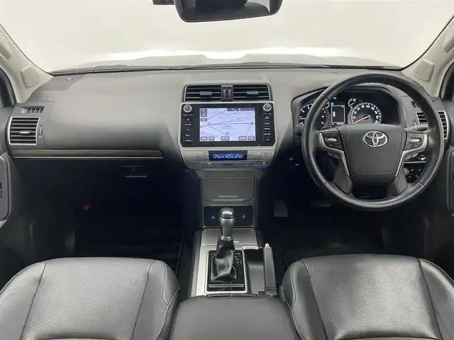 トヨタ ランドクルーザー プラド TX Lパッケージ 愛知県 2018(平30)年 5.1万km ブラック 純正８型ナビ　黒革　ＢＳＭ　禁煙　全方位カメラ　ベンチレーション　シートヒーター　ＥＴＣ２．０　ドラレコ　セーフティセンス　衝突軽減　ＬＥＤライト　追従クルコン　フルセグ　ＤＶＤ　スペアタイヤ　フォグ　コーナーセンサー　ルーフレール
