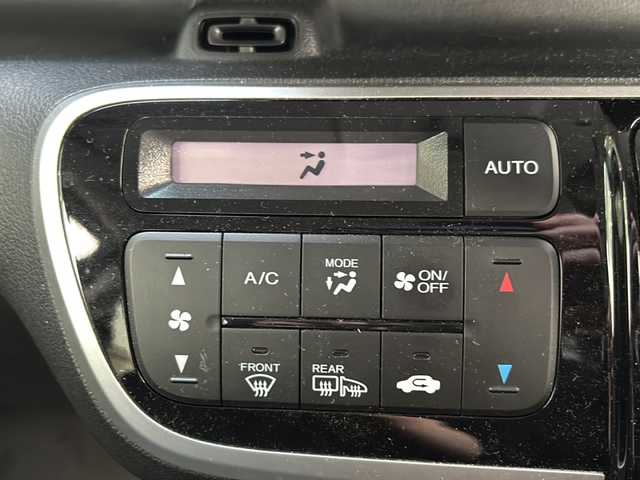 ホンダ Ｎ ＢＯＸ カスタム SSパッケージ 鳥取県 2016(平28)年 3.2万km ブリティッシュグリーンP 純正ギャザーズナビ/バックカメラ/フルセグＴＶ　ＤＶＤ　ＣＤ　ＳＤ　Ｂｌｕｅｔｏｏｔｈ/ナビ装着用スペシャルパッケージ/・ETC車載器(ナビ連動)/・オートエアコン（プラズマクラスター搭載）/・アレルクリーンシート/・運転席シートハイトアジャスター/・車速連動バリアブル間欠ワイパー/・リア左側パワースライドドア/・リアシートスライド/・シートバックテーブル/・リア右側パワースライドドア/あんしんパッケージ/・ディスチャージヘッドライト/・オートライトコントロール機構付/・オートリトラミラー/・ハーフシェイドフロントウィンドウ/・14インチアルミホイール/・360°スーパーUV・IRカットパッケージ/・リア席サンシェード/・ヒーテッドドアミラー/・フロントドア撥水ガラス/・シートヒーター/・LEDルームランプ/・エアコンアウトレットダブルリング(クロームメッキ)/・LEDフォグライト/・LEDポジションランプ/・フォグライトガーニッシュ/フロアマット/スマートキー/新車保証書/取扱説明書