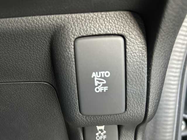 ホンダ Ｎ ＢＯＸ カスタム SSパッケージ 鳥取県 2016(平28)年 3.2万km ブリティッシュグリーンP 純正ギャザーズナビ/バックカメラ/フルセグＴＶ　ＤＶＤ　ＣＤ　ＳＤ　Ｂｌｕｅｔｏｏｔｈ/ナビ装着用スペシャルパッケージ/・ETC車載器(ナビ連動)/・オートエアコン（プラズマクラスター搭載）/・アレルクリーンシート/・運転席シートハイトアジャスター/・車速連動バリアブル間欠ワイパー/・リア左側パワースライドドア/・リアシートスライド/・シートバックテーブル/・リア右側パワースライドドア/あんしんパッケージ/・ディスチャージヘッドライト/・オートライトコントロール機構付/・オートリトラミラー/・ハーフシェイドフロントウィンドウ/・14インチアルミホイール/・360°スーパーUV・IRカットパッケージ/・リア席サンシェード/・ヒーテッドドアミラー/・フロントドア撥水ガラス/・シートヒーター/・LEDルームランプ/・エアコンアウトレットダブルリング(クロームメッキ)/・LEDフォグライト/・LEDポジションランプ/・フォグライトガーニッシュ/フロアマット/スマートキー/新車保証書/取扱説明書