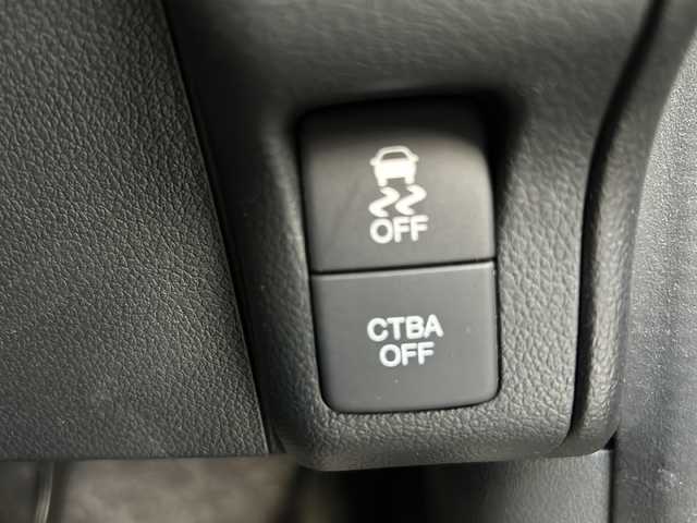 ホンダ Ｎ ＢＯＸ カスタム SSパッケージ 鳥取県 2016(平28)年 3.2万km ブリティッシュグリーンP 純正ギャザーズナビ/バックカメラ/フルセグＴＶ　ＤＶＤ　ＣＤ　ＳＤ　Ｂｌｕｅｔｏｏｔｈ/ナビ装着用スペシャルパッケージ/・ETC車載器(ナビ連動)/・オートエアコン（プラズマクラスター搭載）/・アレルクリーンシート/・運転席シートハイトアジャスター/・車速連動バリアブル間欠ワイパー/・リア左側パワースライドドア/・リアシートスライド/・シートバックテーブル/・リア右側パワースライドドア/あんしんパッケージ/・ディスチャージヘッドライト/・オートライトコントロール機構付/・オートリトラミラー/・ハーフシェイドフロントウィンドウ/・14インチアルミホイール/・360°スーパーUV・IRカットパッケージ/・リア席サンシェード/・ヒーテッドドアミラー/・フロントドア撥水ガラス/・シートヒーター/・LEDルームランプ/・エアコンアウトレットダブルリング(クロームメッキ)/・LEDフォグライト/・LEDポジションランプ/・フォグライトガーニッシュ/フロアマット/スマートキー/新車保証書/取扱説明書