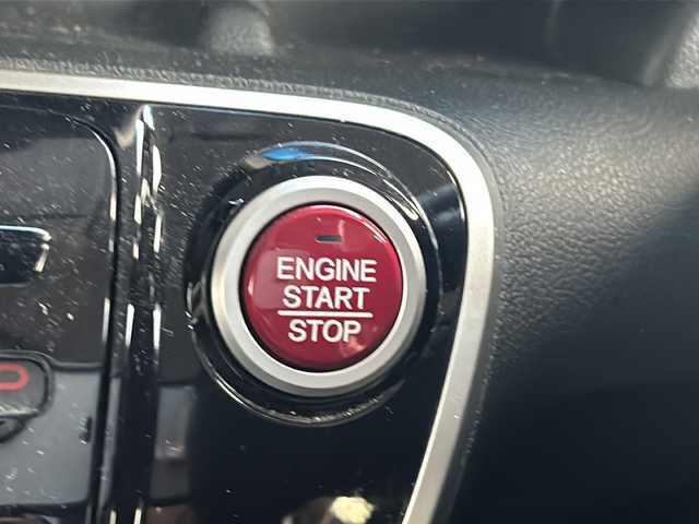 ホンダ Ｎ ＢＯＸ カスタム SSパッケージ 鳥取県 2016(平28)年 3.2万km ブリティッシュグリーンP 純正ギャザーズナビ/バックカメラ/フルセグＴＶ　ＤＶＤ　ＣＤ　ＳＤ　Ｂｌｕｅｔｏｏｔｈ/ナビ装着用スペシャルパッケージ/・ETC車載器(ナビ連動)/・オートエアコン（プラズマクラスター搭載）/・アレルクリーンシート/・運転席シートハイトアジャスター/・車速連動バリアブル間欠ワイパー/・リア左側パワースライドドア/・リアシートスライド/・シートバックテーブル/・リア右側パワースライドドア/あんしんパッケージ/・ディスチャージヘッドライト/・オートライトコントロール機構付/・オートリトラミラー/・ハーフシェイドフロントウィンドウ/・14インチアルミホイール/・360°スーパーUV・IRカットパッケージ/・リア席サンシェード/・ヒーテッドドアミラー/・フロントドア撥水ガラス/・シートヒーター/・LEDルームランプ/・エアコンアウトレットダブルリング(クロームメッキ)/・LEDフォグライト/・LEDポジションランプ/・フォグライトガーニッシュ/フロアマット/スマートキー/新車保証書/取扱説明書