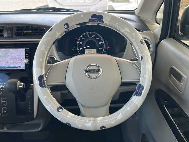 日産 デイズ X 岐阜県 2016(平28)年 3.7万km アイスブルー 純正ナビ/ワンセグTV/AM/FM/SD/Bluetooth/バックビューモニター/ETC/横滑り防止装置/プリクラッシュセーフティー/アイドリングストップ/プッシュスタート/スマートキー/純正フロアマット/ドアバイザー/ISOFIX