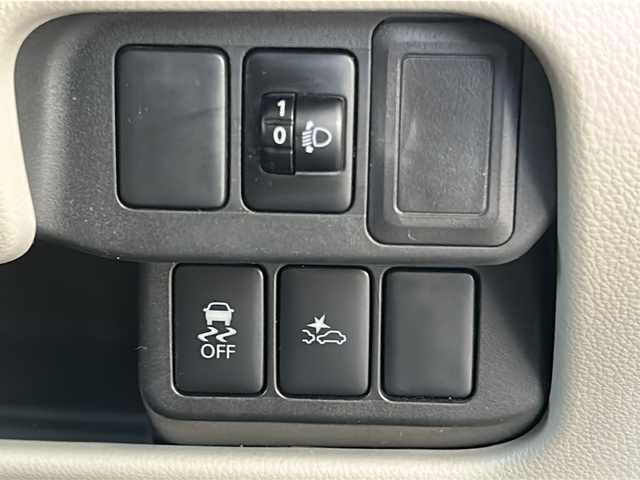 日産 デイズ X 岐阜県 2016(平28)年 3.7万km アイスブルー 純正ナビ/ワンセグTV/AM/FM/SD/Bluetooth/バックビューモニター/ETC/横滑り防止装置/プリクラッシュセーフティー/アイドリングストップ/プッシュスタート/スマートキー/純正フロアマット/ドアバイザー/ISOFIX