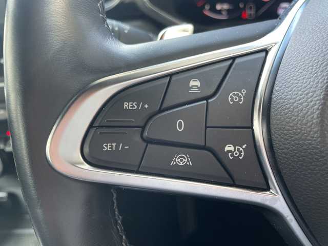 ルノー ルノー キャプチャー インテンス テックパック 愛知県 2023(令5)年 1.7万km パールⅡ 純ディスプレイオーディオ/パノラマビューカメラ/プッシュエンジンスタート/ルーフレール/ルーフ黒/ドライブレコーダー/純18インチAW/ETC/レーダークルーズコントロール/ハーフレザーシート/シートヒーター/ステアリングヒーター/新車保証書/スペアキー