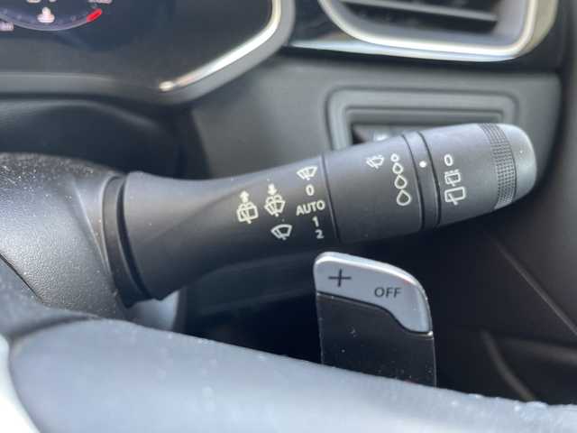 ルノー ルノー キャプチャー インテンス テックパック 愛知県 2023(令5)年 1.7万km パールⅡ 純ディスプレイオーディオ/パノラマビューカメラ/プッシュエンジンスタート/ルーフレール/ルーフ黒/ドライブレコーダー/純18インチAW/ETC/レーダークルーズコントロール/ハーフレザーシート/シートヒーター/ステアリングヒーター/新車保証書/スペアキー