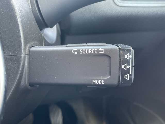 ルノー ルノー キャプチャー インテンス テックパック 愛知県 2023(令5)年 1.7万km パールⅡ 純ディスプレイオーディオ/パノラマビューカメラ/プッシュエンジンスタート/ルーフレール/ルーフ黒/ドライブレコーダー/純18インチAW/ETC/レーダークルーズコントロール/ハーフレザーシート/シートヒーター/ステアリングヒーター/新車保証書/スペアキー