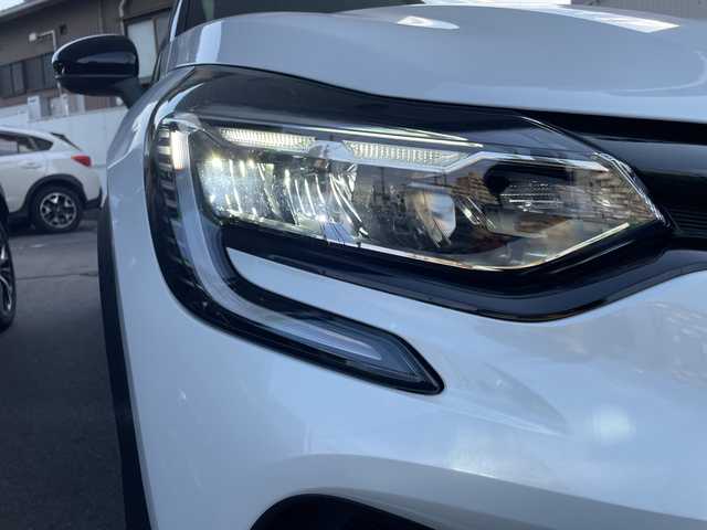 ルノー ルノー キャプチャー インテンス テックパック 愛知県 2023(令5)年 1.7万km パールⅡ 純ディスプレイオーディオ/パノラマビューカメラ/プッシュエンジンスタート/ルーフレール/ルーフ黒/ドライブレコーダー/純18インチAW/ETC/レーダークルーズコントロール/ハーフレザーシート/シートヒーター/ステアリングヒーター/新車保証書/スペアキー