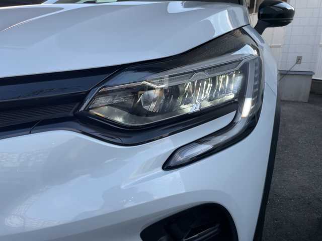 ルノー ルノー キャプチャー インテンス テックパック 愛知県 2023(令5)年 1.7万km パールⅡ 純ディスプレイオーディオ/パノラマビューカメラ/プッシュエンジンスタート/ルーフレール/ルーフ黒/ドライブレコーダー/純18インチAW/ETC/レーダークルーズコントロール/ハーフレザーシート/シートヒーター/ステアリングヒーター/新車保証書/スペアキー