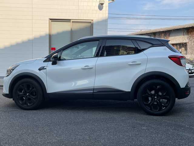 ルノー ルノー キャプチャー インテンス テックパック 愛知県 2023(令5)年 1.7万km パールⅡ 純ディスプレイオーディオ/パノラマビューカメラ/プッシュエンジンスタート/ルーフレール/ルーフ黒/ドライブレコーダー/純18インチAW/ETC/レーダークルーズコントロール/ハーフレザーシート/シートヒーター/ステアリングヒーター/新車保証書/スペアキー
