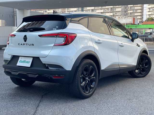 ルノー ルノー キャプチャー インテンス テックパック 愛知県 2023(令5)年 1.7万km パールⅡ 純ディスプレイオーディオ/パノラマビューカメラ/プッシュエンジンスタート/ルーフレール/ルーフ黒/ドライブレコーダー/純18インチAW/ETC/レーダークルーズコントロール/ハーフレザーシート/シートヒーター/ステアリングヒーター/新車保証書/スペアキー