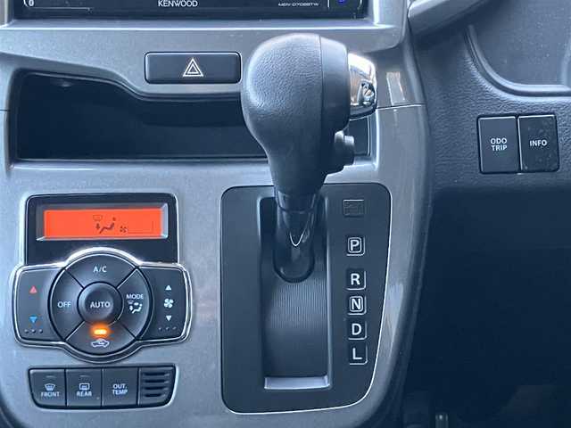 スズキ ソリオ HV MX 愛知県 2020(令2)年 2.5万km ピュアホワイトP /禁煙//ナビ/フルセグ/CD/DVD/BT/MSV/バックカメラ//パワースライドドア//デュアルカメラブレーキサポート/後退時ブレーキサポート//車線逸脱警報/ふらつき警報//誤発進抑制機能/後方誤発進抑制機能//先行車発進お知らせ機能/リアパーキングセンサー//アダプティブクルーズコントロール//アイドリングストップ/横滑り防止装置/盗難防止装置//LEDオートライト/オートハイビーム/ヘッドライトレベライザー//電動格納ミラー//ステアリングスイッチ//バニティミラー//純正15AW/フロアマット/ドアバイザー//スペアスマートキー/新車時保証書/取扱説明書//記録簿　R4/R5/R7