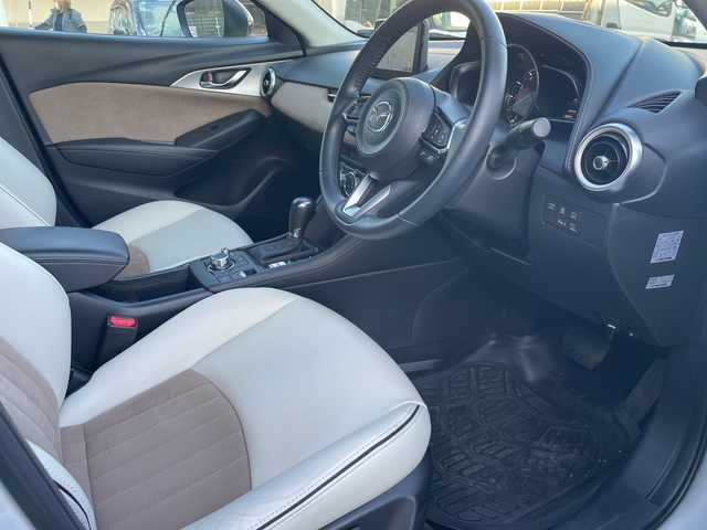 マツダ ＣＸ－３ 15S アーバンドレッサー 愛知県 2021(令3)年 6.2万km セラミックM /フルセグテレビ//バックカメラ//クルーズコントロール//プッシュスタート//ETC//ウィンカーミラー//USB//前関シートヒーター//アラウンドビューカメラ//ヘッドアップディスプレイ//USB//レザーステアリング//ステアリングヒーター//ドラレコ//コーナーセンサー//レーンキープ//AUX//Blueｔooth