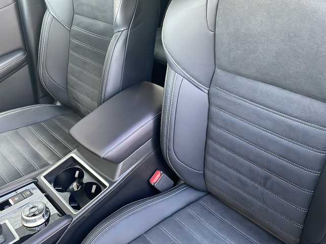 三菱 アウトランダー ＰＨＥＶ ブラックエディション 東京都 2022(令4)年 0.3万km チタニウムグレーメタリック ワンオーナー/純正メモリナビ/パワーバックドア/黒ハーフレザー/BOSE/フルセグテレビ/全方位カメラ/HUD/追従型クルーズコントロール/パドルシフト/パワーシート（D席）/シートヒーター（D+N席）/ステアリングヒーター/後方ドライブレコーダー/BSM/デジタルインナーミラー/衝突軽減ブレーキ/オートハイビーム/ソナー/プッシュスタート/純正アルミホイール/純正LEDライト