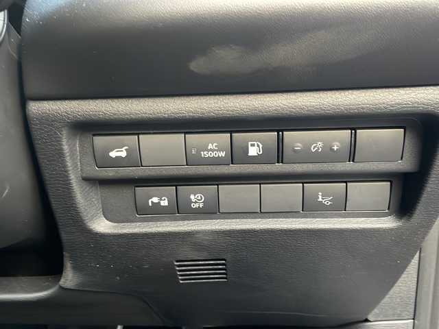 三菱 アウトランダー ＰＨＥＶ ブラックエディション 東京都 2022(令4)年 0.3万km チタニウムグレーメタリック ワンオーナー/純正メモリナビ/パワーバックドア/黒ハーフレザー/BOSE/フルセグテレビ/全方位カメラ/HUD/追従型クルーズコントロール/パドルシフト/パワーシート（D席）/シートヒーター（D+N席）/ステアリングヒーター/後方ドライブレコーダー/BSM/デジタルインナーミラー/衝突軽減ブレーキ/オートハイビーム/ソナー/プッシュスタート/純正アルミホイール/純正LEDライト