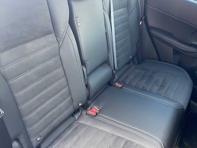 三菱 アウトランダー ＰＨＥＶ ブラックエディション 東京都 2022(令4)年 0.3万km チタニウムグレーメタリック ワンオーナー/純正メモリナビ/パワーバックドア/黒ハーフレザー/BOSE/フルセグテレビ/全方位カメラ/HUD/追従型クルーズコントロール/パドルシフト/パワーシート（D席）/シートヒーター（D+N席）/ステアリングヒーター/後方ドライブレコーダー/BSM/デジタルインナーミラー/衝突軽減ブレーキ/オートハイビーム/ソナー/プッシュスタート/純正アルミホイール/純正LEDライト