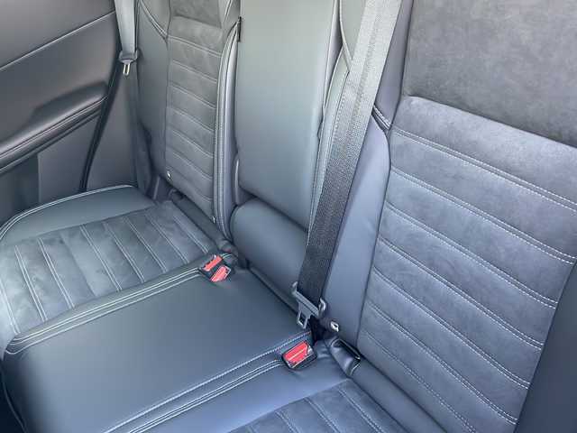 三菱 アウトランダー ＰＨＥＶ ブラックエディション 東京都 2022(令4)年 0.3万km チタニウムグレーメタリック ワンオーナー/純正メモリナビ/パワーバックドア/黒ハーフレザー/BOSE/フルセグテレビ/全方位カメラ/HUD/追従型クルーズコントロール/パドルシフト/パワーシート（D席）/シートヒーター（D+N席）/ステアリングヒーター/後方ドライブレコーダー/BSM/デジタルインナーミラー/衝突軽減ブレーキ/オートハイビーム/ソナー/プッシュスタート/純正アルミホイール/純正LEDライト