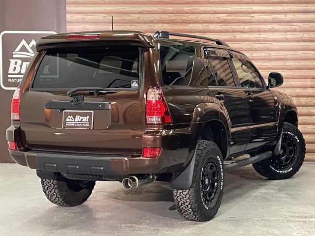トヨタ ハイラックス サーフ SSR－X LTD 長野県 2005(平17)年 12.2万km 茶 社外パナソニックナビ/バックカメラ/Bluetooth/フルセグテレビ/Bratオリジナルシートカバー/社外エンジンスターター/JAOS BATTLEZマフラー/フロントグリルブラック塗装/ダッシュマット/ミラーヒーター/純正フロアマット/オートライト/社外サイドステップ/ETC/リフトアップ/全塗装/17インチAW　エクストリームJ XJ07/BFグッドリッチ　275/70-17/タコマルックグリル/ヘッドライト　インナーブラック加工