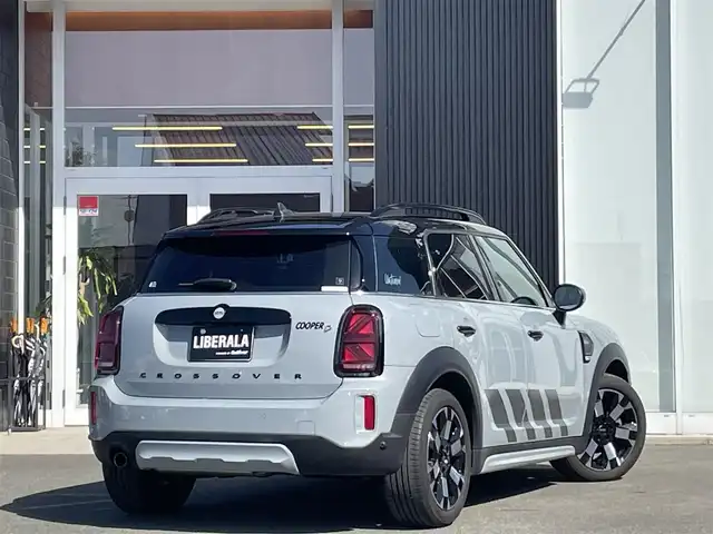 ＭＩＮＩ ＢＭＷ ミニ クロスオーバー クーパー D アンテイムドED 福岡県 2022(令4)年 1万km モメンタムグレー 特別仕様車アンテイムドエディション/・純正ディスプレイオーディオ/（BT/USB/Apple car play）/・ミラー型ETC/・バックカメラ/・ドラレコ前後/・クルーズコントロール/・ブラインドスポットモニター/・レーンキープアシスト/・LEDヘッドライト/・オートライト/・フォグライト前後/・レザーシート/・シートヒーター（D-N）/・パワーシート（D-N）/・コーナーセンサー前後/・ルーフレール/・純正18インチAW