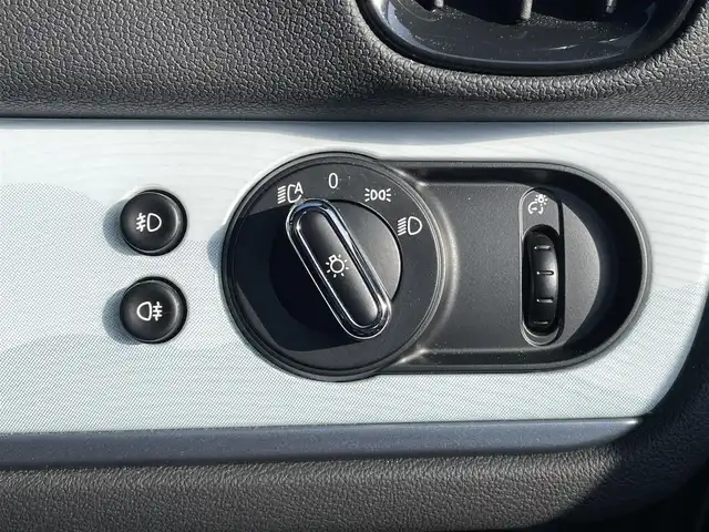 ＭＩＮＩ ＢＭＷ ミニ クロスオーバー クーパー D アンテイムドED 福岡県 2022(令4)年 1万km モメンタムグレー 特別仕様車アンテイムドエディション/・純正ディスプレイオーディオ/（BT/USB/Apple car play）/・ミラー型ETC/・バックカメラ/・ドラレコ前後/・クルーズコントロール/・ブラインドスポットモニター/・レーンキープアシスト/・LEDヘッドライト/・オートライト/・フォグライト前後/・レザーシート/・シートヒーター（D-N）/・パワーシート（D-N）/・コーナーセンサー前後/・ルーフレール/・純正18インチAW