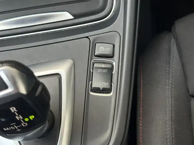 ＢＭＷ ３２０ｄ スポーツ 愛知県 2014(平26)年 8.6万km インペリアル・ブルー・ブリリアント・エフェクト /禁煙//メーカーナビ//BT/USB/AUX/FM/AM//バックカメラ//純正17AW//速度リミッター//HIDオートライト//F/Rフォグ//電格ウィンカーミラー//プッシュスタート//革巻ステアリング//ステアリングスイッチ//前席パワーシート//シートメモリー//MTモードAT//コーナーセンサー//ミラー一体型ETC//ドライブレコーダー//SPORT/SPORT+//CONFORT/ECOPRO//フロアマット//純正ドアバイザー//アイドリングストップ//横滑り防止//ISOFIX//新車時保証書//ナビ取説/クイックガイド/ファーストガイド//整備記録簿H27-30.R3.5//スマートキー//スマートスペアキー