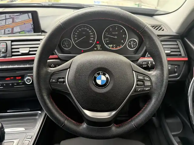 ＢＭＷ ３２０ｄ スポーツ 愛知県 2014(平26)年 8.6万km インペリアル・ブルー・ブリリアント・エフェクト /禁煙//メーカーナビ//BT/USB/AUX/FM/AM//バックカメラ//純正17AW//速度リミッター//HIDオートライト//F/Rフォグ//電格ウィンカーミラー//プッシュスタート//革巻ステアリング//ステアリングスイッチ//前席パワーシート//シートメモリー//MTモードAT//コーナーセンサー//ミラー一体型ETC//ドライブレコーダー//SPORT/SPORT+//CONFORT/ECOPRO//フロアマット//純正ドアバイザー//アイドリングストップ//横滑り防止//ISOFIX//新車時保証書//ナビ取説/クイックガイド/ファーストガイド//整備記録簿H27-30.R3.5//スマートキー//スマートスペアキー