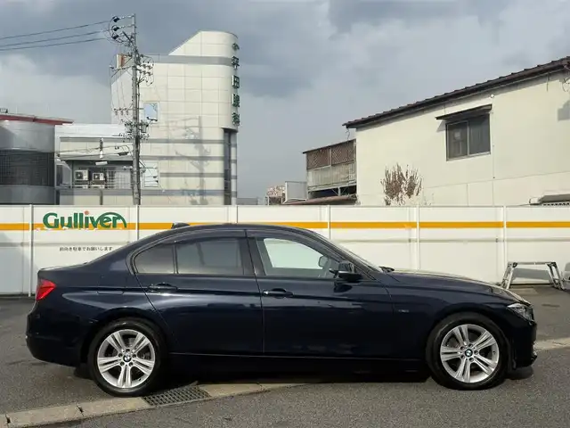 ＢＭＷ ３２０ｄ スポーツ 愛知県 2014(平26)年 8.6万km インペリアル・ブルー・ブリリアント・エフェクト /禁煙//メーカーナビ//BT/USB/AUX/FM/AM//バックカメラ//純正17AW//速度リミッター//HIDオートライト//F/Rフォグ//電格ウィンカーミラー//プッシュスタート//革巻ステアリング//ステアリングスイッチ//前席パワーシート//シートメモリー//MTモードAT//コーナーセンサー//ミラー一体型ETC//ドライブレコーダー//SPORT/SPORT+//CONFORT/ECOPRO//フロアマット//純正ドアバイザー//アイドリングストップ//横滑り防止//ISOFIX//新車時保証書//ナビ取説/クイックガイド/ファーストガイド//整備記録簿H27-30.R3.5//スマートキー//スマートスペアキー