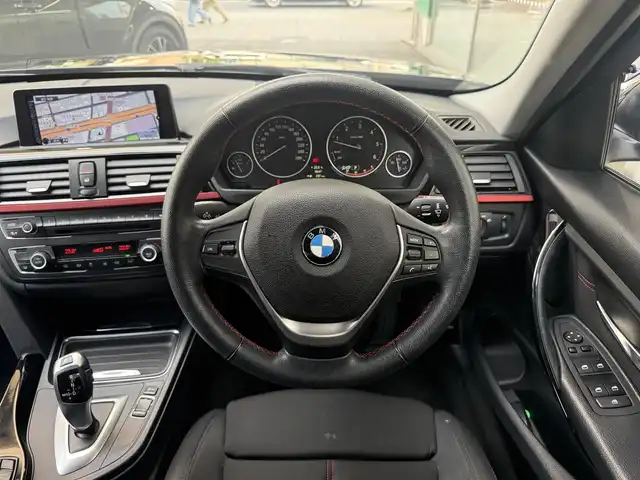 ＢＭＷ ３２０ｄ スポーツ 愛知県 2014(平26)年 8.6万km インペリアル・ブルー・ブリリアント・エフェクト /禁煙//メーカーナビ//BT/USB/AUX/FM/AM//バックカメラ//純正17AW//速度リミッター//HIDオートライト//F/Rフォグ//電格ウィンカーミラー//プッシュスタート//革巻ステアリング//ステアリングスイッチ//前席パワーシート//シートメモリー//MTモードAT//コーナーセンサー//ミラー一体型ETC//ドライブレコーダー//SPORT/SPORT+//CONFORT/ECOPRO//フロアマット//純正ドアバイザー//アイドリングストップ//横滑り防止//ISOFIX//新車時保証書//ナビ取説/クイックガイド/ファーストガイド//整備記録簿H27-30.R3.5//スマートキー//スマートスペアキー