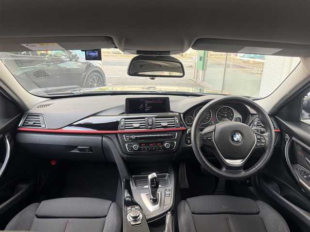 ＢＭＷ ３２０ｄ スポーツ 愛知県 2014(平26)年 8.6万km インペリアル・ブルー・ブリリアント・エフェクト /禁煙//メーカーナビ//BT/USB/AUX/FM/AM//バックカメラ//純正17AW//速度リミッター//HIDオートライト//F/Rフォグ//電格ウィンカーミラー//プッシュスタート//革巻ステアリング//ステアリングスイッチ//前席パワーシート//シートメモリー//MTモードAT//コーナーセンサー//ミラー一体型ETC//ドライブレコーダー//SPORT/SPORT+//CONFORT/ECOPRO//フロアマット//純正ドアバイザー//アイドリングストップ//横滑り防止//ISOFIX//新車時保証書//ナビ取説/クイックガイド/ファーストガイド//整備記録簿H27-30.R3.5//スマートキー//スマートスペアキー