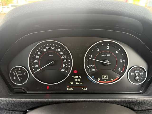 ＢＭＷ ３２０ｄ スポーツ 愛知県 2014(平26)年 8.6万km インペリアル・ブルー・ブリリアント・エフェクト /禁煙//メーカーナビ//BT/USB/AUX/FM/AM//バックカメラ//純正17AW//速度リミッター//HIDオートライト//F/Rフォグ//電格ウィンカーミラー//プッシュスタート//革巻ステアリング//ステアリングスイッチ//前席パワーシート//シートメモリー//MTモードAT//コーナーセンサー//ミラー一体型ETC//ドライブレコーダー//SPORT/SPORT+//CONFORT/ECOPRO//フロアマット//純正ドアバイザー//アイドリングストップ//横滑り防止//ISOFIX//新車時保証書//ナビ取説/クイックガイド/ファーストガイド//整備記録簿H27-30.R3.5//スマートキー//スマートスペアキー