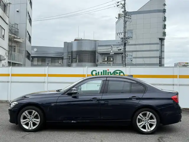 ＢＭＷ ３２０ｄ スポーツ 愛知県 2014(平26)年 8.6万km インペリアル・ブルー・ブリリアント・エフェクト /禁煙//メーカーナビ//BT/USB/AUX/FM/AM//バックカメラ//純正17AW//速度リミッター//HIDオートライト//F/Rフォグ//電格ウィンカーミラー//プッシュスタート//革巻ステアリング//ステアリングスイッチ//前席パワーシート//シートメモリー//MTモードAT//コーナーセンサー//ミラー一体型ETC//ドライブレコーダー//SPORT/SPORT+//CONFORT/ECOPRO//フロアマット//純正ドアバイザー//アイドリングストップ//横滑り防止//ISOFIX//新車時保証書//ナビ取説/クイックガイド/ファーストガイド//整備記録簿H27-30.R3.5//スマートキー//スマートスペアキー