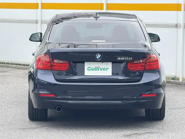 ＢＭＷ ３２０ｄ スポーツ 愛知県 2014(平26)年 8.6万km インペリアル・ブルー・ブリリアント・エフェクト /禁煙//メーカーナビ//BT/USB/AUX/FM/AM//バックカメラ//純正17AW//速度リミッター//HIDオートライト//F/Rフォグ//電格ウィンカーミラー//プッシュスタート//革巻ステアリング//ステアリングスイッチ//前席パワーシート//シートメモリー//MTモードAT//コーナーセンサー//ミラー一体型ETC//ドライブレコーダー//SPORT/SPORT+//CONFORT/ECOPRO//フロアマット//純正ドアバイザー//アイドリングストップ//横滑り防止//ISOFIX//新車時保証書//ナビ取説/クイックガイド/ファーストガイド//整備記録簿H27-30.R3.5//スマートキー//スマートスペアキー