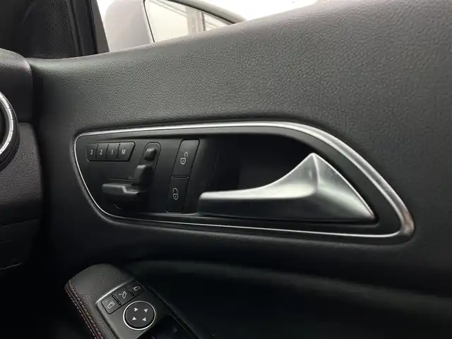 メルセデス・ベンツ ＣＬＡ１８０ AMGライン 福岡県 2015(平27)年 3.9万km ポーラシルバー 純正HDD7型ナビ/（フルセグTV/BT/CD/DVD）/バックモニター/アクティブブレーキアシスト/コーナーセンサー/クルコン/ETC2.0/シートヒーター/アイドリングストップ/パドルシフト/リバースミラー/USB/AMGフロアマット/AMG18inchAW/純正IHIターボタービン/7G-DCT/スペアキー/Pスタート