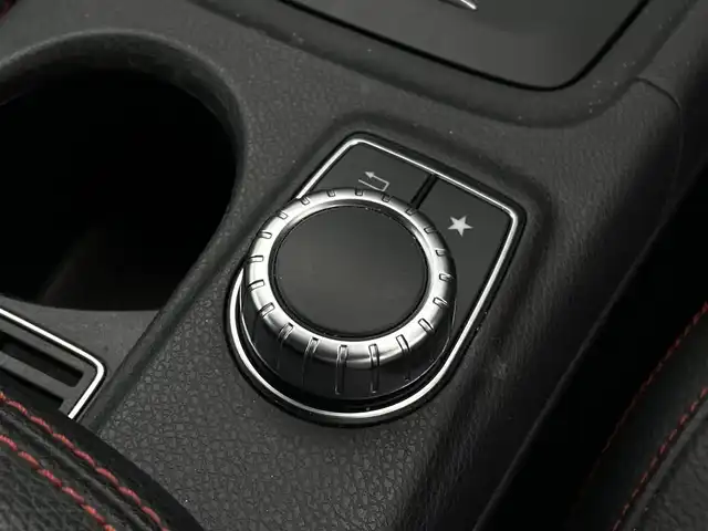 メルセデス・ベンツ ＣＬＡ１８０ AMGライン 福岡県 2015(平27)年 3.9万km ポーラシルバー 純正HDD7型ナビ/（フルセグTV/BT/CD/DVD）/バックモニター/アクティブブレーキアシスト/コーナーセンサー/クルコン/ETC2.0/シートヒーター/アイドリングストップ/パドルシフト/リバースミラー/USB/AMGフロアマット/AMG18inchAW/純正IHIターボタービン/7G-DCT/スペアキー/Pスタート