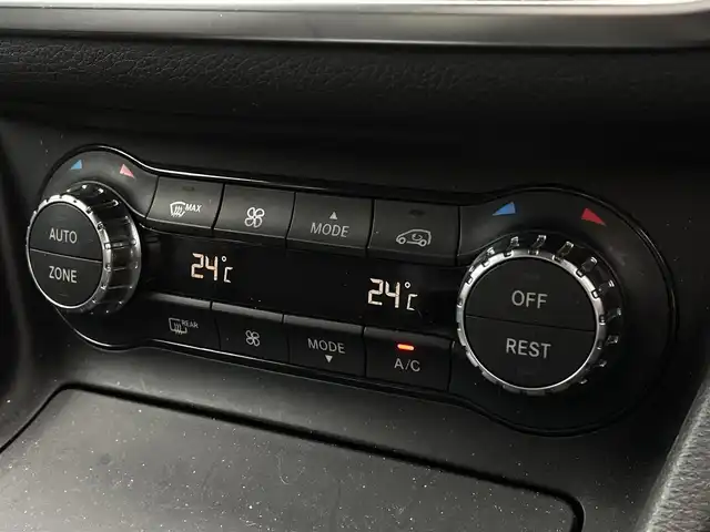 メルセデス・ベンツ ＣＬＡ１８０ AMGライン 福岡県 2015(平27)年 3.9万km ポーラシルバー 純正HDD7型ナビ/（フルセグTV/BT/CD/DVD）/バックモニター/アクティブブレーキアシスト/コーナーセンサー/クルコン/ETC2.0/シートヒーター/アイドリングストップ/パドルシフト/リバースミラー/USB/AMGフロアマット/AMG18inchAW/純正IHIターボタービン/7G-DCT/スペアキー/Pスタート