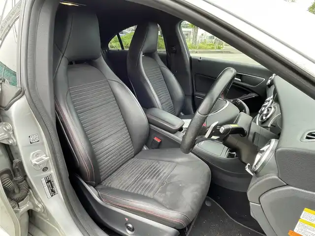 メルセデス・ベンツ ＣＬＡ１８０ AMGライン 福岡県 2015(平27)年 3.9万km ポーラシルバー 純正HDD7型ナビ/（フルセグTV/BT/CD/DVD）/バックモニター/アクティブブレーキアシスト/コーナーセンサー/クルコン/ETC2.0/シートヒーター/アイドリングストップ/パドルシフト/リバースミラー/USB/AMGフロアマット/AMG18inchAW/純正IHIターボタービン/7G-DCT/スペアキー/Pスタート