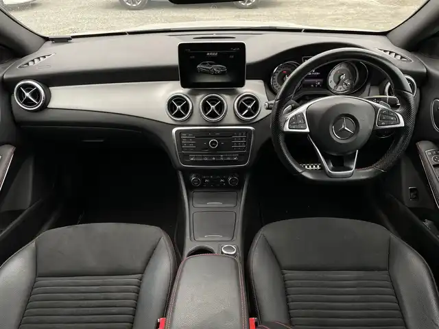 メルセデス・ベンツ ＣＬＡ１８０ AMGライン 福岡県 2015(平27)年 3.9万km ポーラシルバー 純正HDD7型ナビ/（フルセグTV/BT/CD/DVD）/バックモニター/アクティブブレーキアシスト/コーナーセンサー/クルコン/ETC2.0/シートヒーター/アイドリングストップ/パドルシフト/リバースミラー/USB/AMGフロアマット/AMG18inchAW/純正IHIターボタービン/7G-DCT/スペアキー/Pスタート
