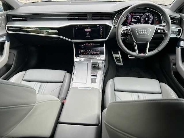 アウディ Ａ７ SB 55TFSIクワトロSライ 茨城県 2019(平31)年 1.5万km シルバー 登録時14445km/4WD/純正メモリナビ/純正AW/全方位カメラ/ETC2.0/前後ドライブレコーダー/前後コーナーセンサー/オートクルーズコントロール/ApplecarPlay/AndroidAuto/LEDライト/レザーシート/スマートキー/前席シートヒーター/格納式リアスポイラー/パドルシフト/ステアリングリモコン/電動リアゲート/イージークローザー/前席メモリ付きパワーシート/サンルーフ/オートライト/本革巻きステアリング/横滑り防止/レーンキープ