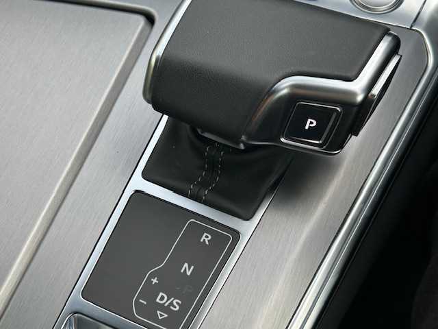 アウディ Ａ７ SB 55TFSIクワトロSライ 茨城県 2019(平31)年 1.5万km シルバー 登録時14445km/4WD/純正メモリナビ/純正AW/全方位カメラ/ETC2.0/前後ドライブレコーダー/前後コーナーセンサー/オートクルーズコントロール/ApplecarPlay/AndroidAuto/LEDライト/レザーシート/スマートキー/前席シートヒーター/格納式リアスポイラー/パドルシフト/ステアリングリモコン/電動リアゲート/イージークローザー/前席メモリ付きパワーシート/サンルーフ/オートライト/本革巻きステアリング/横滑り防止/レーンキープ