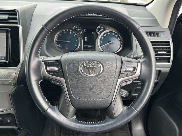 トヨタ ランドクルーザー プラド TX Lパッケージ 愛知県 2018(平30)年 9.8万km アティチュードブラックマイカ /禁煙車//モデリスタエアロ//純正９インチナビ・フルセグTV/　(NSZT-Y66T)//バックカメラ//ビルトインETC//黒革シート//前席パワーシート//前席シートヒーター//純正フロアマット//LEDオートライト//ドライブレコーダー//セーフティセンス//クルーズコントロール//オートハイビーム//純正１７インチアルミ//ステアリングスイッチ//新車保証書/取扱説明書//スペアキー