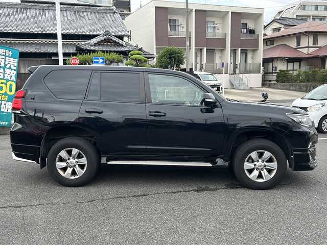 トヨタ ランドクルーザー プラド TX Lパッケージ 愛知県 2018(平30)年 9.8万km アティチュードブラックマイカ /禁煙車//モデリスタエアロ//純正９インチナビ・フルセグTV/　(NSZT-Y66T)//バックカメラ//ビルトインETC//黒革シート//前席パワーシート//前席シートヒーター//純正フロアマット//LEDオートライト//ドライブレコーダー//セーフティセンス//クルーズコントロール//オートハイビーム//純正１７インチアルミ//ステアリングスイッチ//新車保証書/取扱説明書//スペアキー
