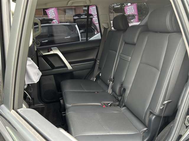 トヨタ ランドクルーザー プラド TX Lパッケージ 愛知県 2018(平30)年 9.8万km アティチュードブラックマイカ /禁煙車//モデリスタエアロ//純正９インチナビ・フルセグTV/　(NSZT-Y66T)//バックカメラ//ビルトインETC//黒革シート//前席パワーシート//前席シートヒーター//純正フロアマット//LEDオートライト//ドライブレコーダー//セーフティセンス//クルーズコントロール//オートハイビーム//純正１７インチアルミ//ステアリングスイッチ//新車保証書/取扱説明書//スペアキー