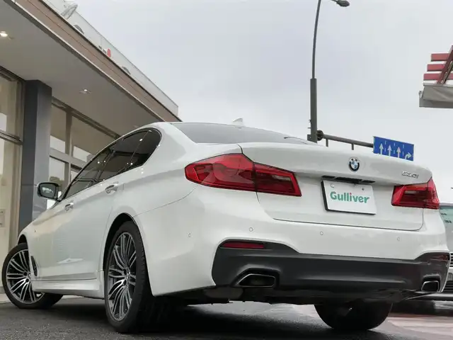 ＢＭＷ ５３０ｉ Mスポーツ 香川県 2018(平30)年 7.5万km アルピンホワイトⅢ 純正HDDナビ/フルセグ/CD/DVD/Bluetooth/サンルーフ/全方位カメラ/レーダークルーズコントロール/黒革シート/前席パワーシート/全席シートヒーター/前席シートベンチレーション/デジタルミラー/前後ドライブレコーダー/レーンキープアシスト/純正19インチアルミ/LEDヘッドライト/コーナーセンサー/ミラー型ETC/スマートキー