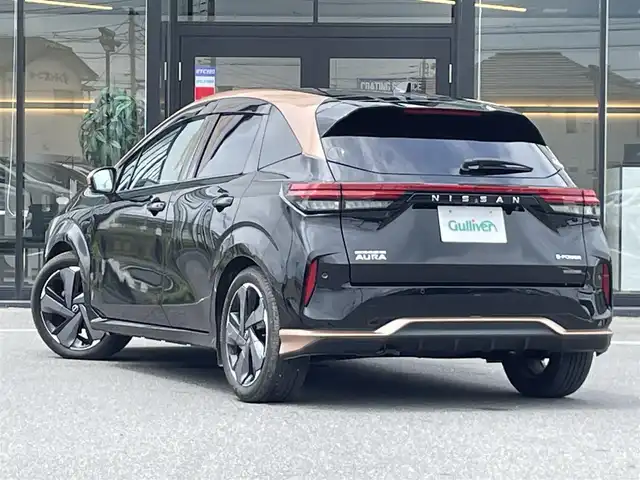 日産 オーラ G 茨城県 2022(令4)年 3.8万km ミッドナイトブラック/サンライズカッパー 純正ナビ/【AM・FM・TV・BT・USB】/プロパイロット/レーダークルコン/全方位カメラ/ETC2.0/シートヒーター/ステアリングヒーター/ワイヤレス充電/インテリジェントルームミラー/前方ドラレコ/前後コーナーセンサー/ステリモ/ブレーキホールド/ハンドル支援/純正フロアマット/純正アルミホイール