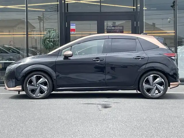 日産 オーラ G 茨城県 2022(令4)年 3.8万km ミッドナイトブラック/サンライズカッパー 純正ナビ/【AM・FM・TV・BT・USB】/プロパイロット/レーダークルコン/全方位カメラ/ETC2.0/シートヒーター/ステアリングヒーター/ワイヤレス充電/インテリジェントルームミラー/前方ドラレコ/前後コーナーセンサー/ステリモ/ブレーキホールド/ハンドル支援/純正フロアマット/純正アルミホイール